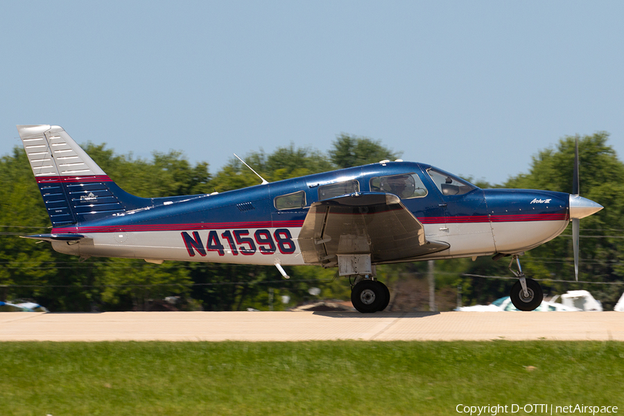 Fox Flying Club Piper PA-28-181 Archer III (N41598) | Photo 660648