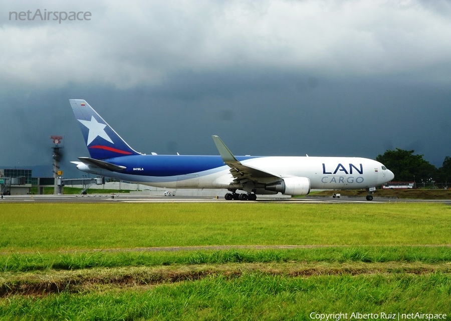 LAN Cargo Boeing 767-316F(ER) (N418LA) | Photo 332972