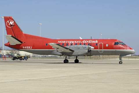 Northwest Airlink (Mesaba Airlines) SAAB 340B+ (N418XJ) at  La Crosse - Regional, United States