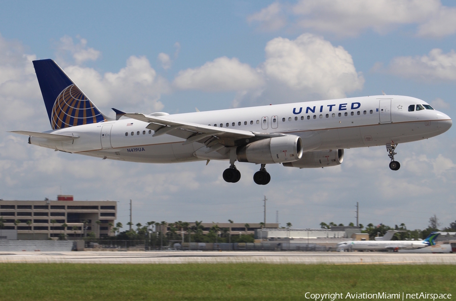 United Airlines Airbus A320-232 (N419UA) | Photo 180469