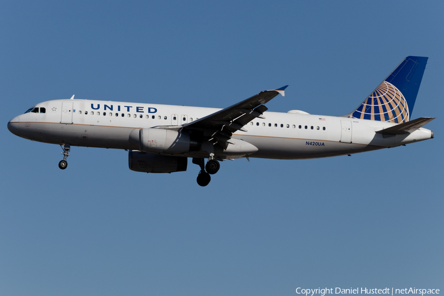 United Airlines Airbus A320-232 (N420UA) | Photo 446801