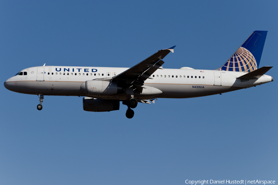 United Airlines Airbus A320-232 (N420UA) | Photo 449934