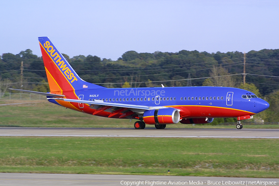 Southwest Airlines Boeing 737-7H4 (N421LV) | Photo 189562