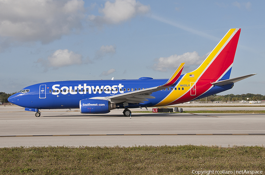 Southwest Airlines Boeing 737-7H4 (N421LV) | Photo 64744