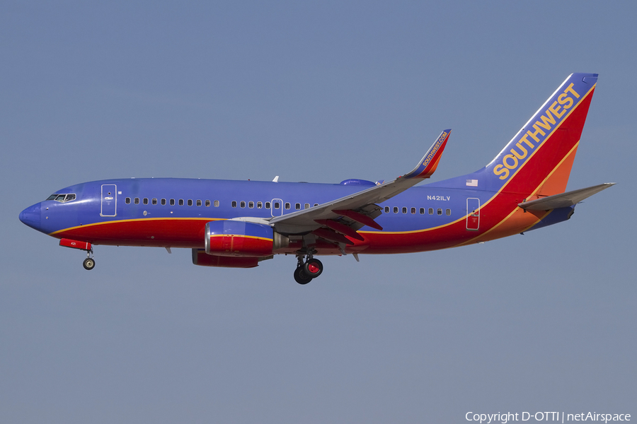 Southwest Airlines Boeing 737-7H4 (N421LV) | Photo 424974