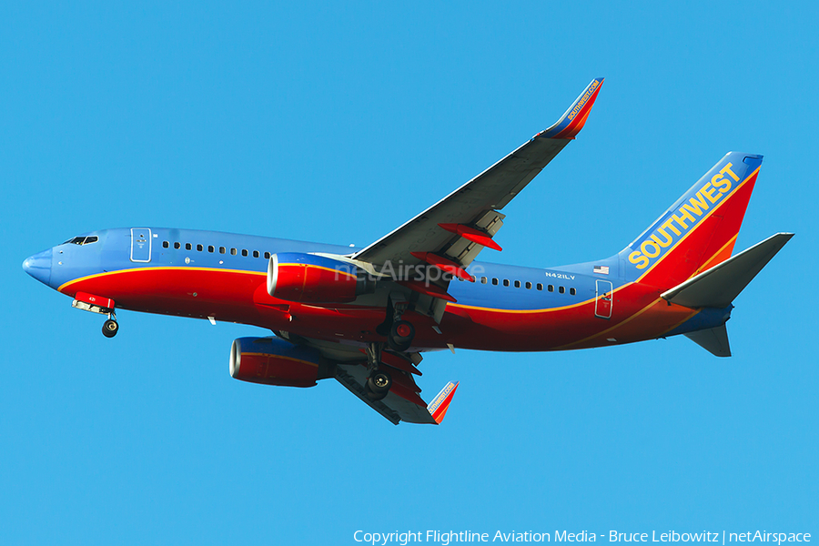Southwest Airlines Boeing 737-7H4 (N421LV) | Photo 86044