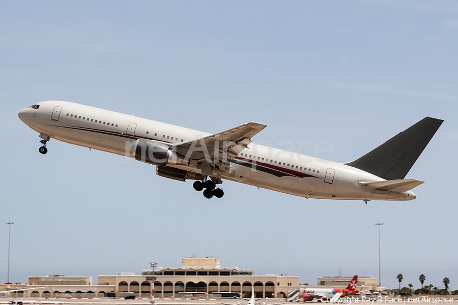 Omni Air International Boeing 767-324(ER) (N423AX) | Photo 449403