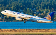 United Airlines Airbus A320-232 (N424UA) at  Portland - International, United States