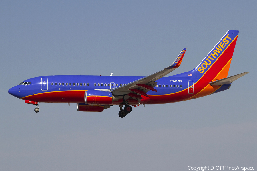 Southwest Airlines Boeing 737-7H4 (N424WN) | Photo 341078