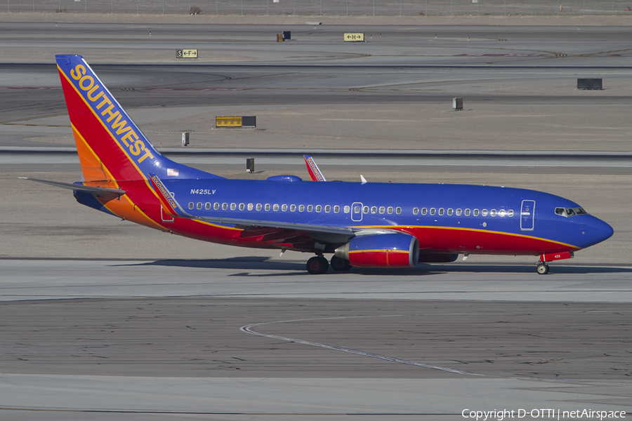 Southwest Airlines Boeing 737-7H4 (N425LV) | Photo 340121