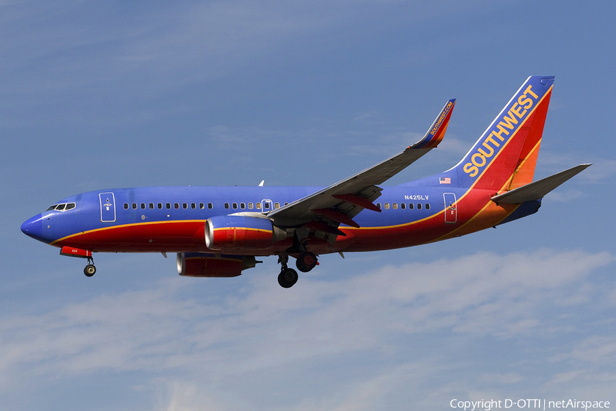 Southwest Airlines Boeing 737-7H4 (N425LV) | Photo 279896