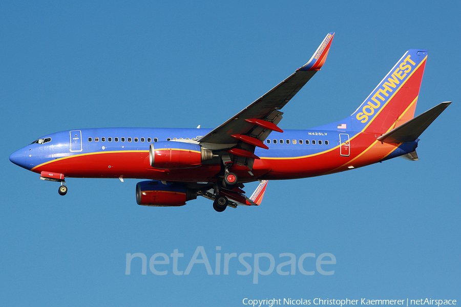 Southwest Airlines Boeing 737-7H4 (N425LV) | Photo 126996