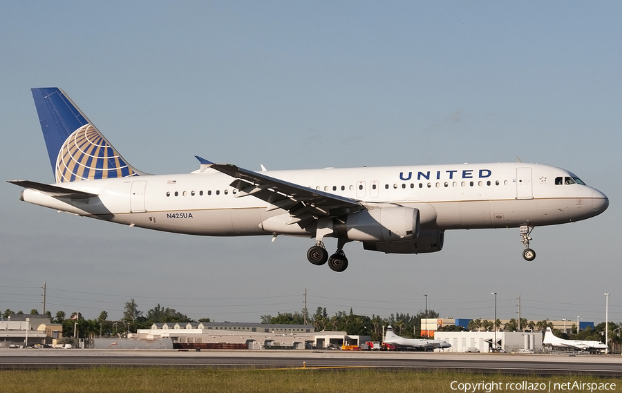 United Airlines Airbus A320-232 (N425UA) | Photo 395067