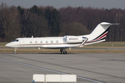 NetJets Embraer EMB-505 Phenom 300 (N426QS) at  Hamburg - Fuhlsbuettel (Helmut Schmidt), Germany