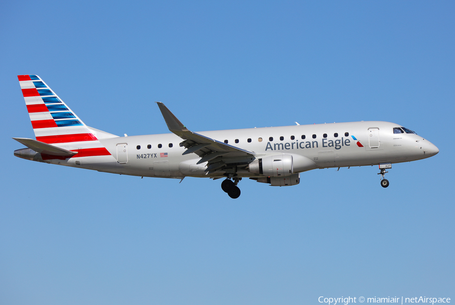 American Eagle (Republic Airlines) Embraer ERJ-175LR (ERJ-170-200LR) (N427YX) | Photo 95975