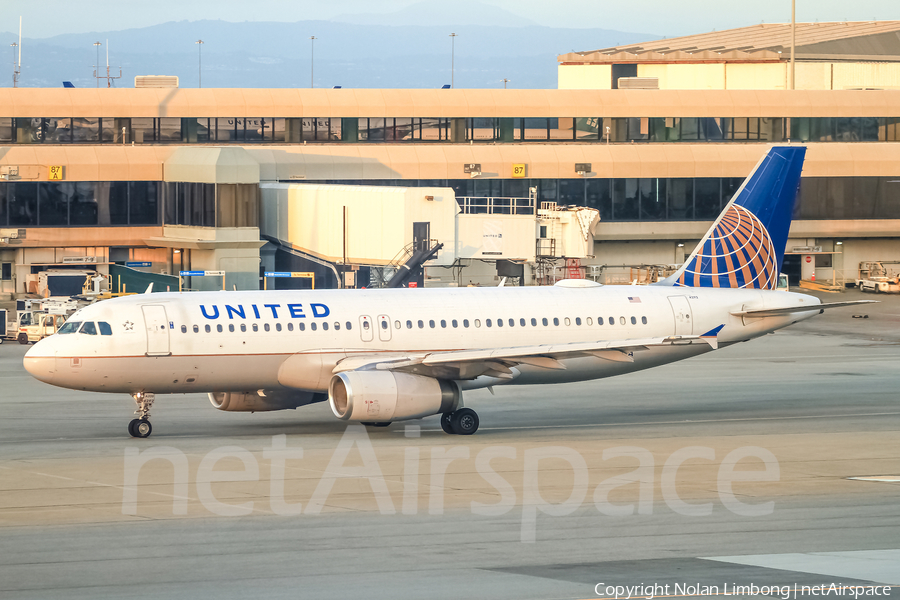 United Airlines Airbus A320-232 (N429UA) | Photo 427823