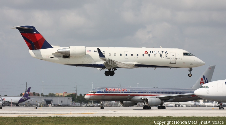 Delta Connection (Comair) Bombardier CRJ-100ER (N430CA) | Photo 337213