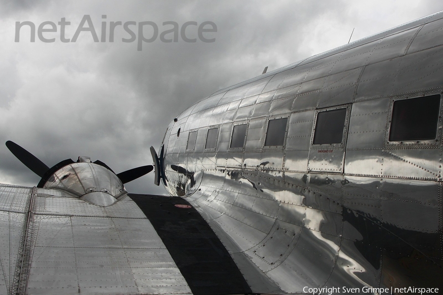 (Private) Douglas DC-3C-S1C3G (N431HM) | Photo 327745