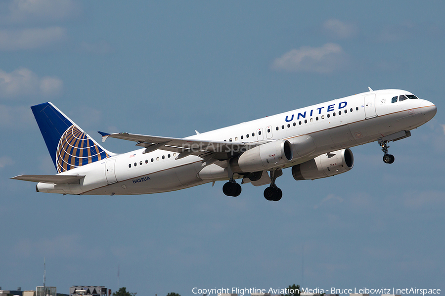 United Airlines Airbus A320-232 (N432UA) | Photo 95576