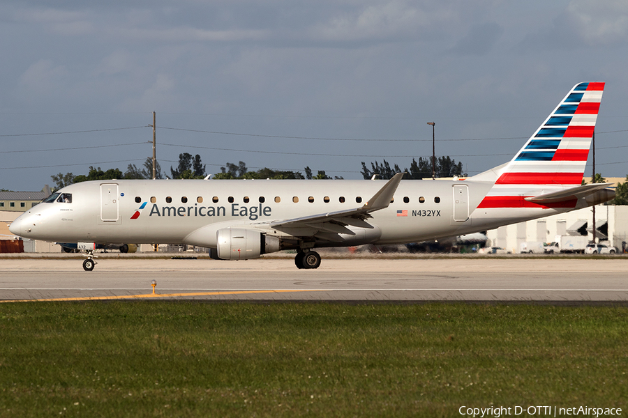 American Eagle (Republic Airlines) Embraer ERJ-175LR (ERJ-170-200LR) (N432YX) | Photo 138041