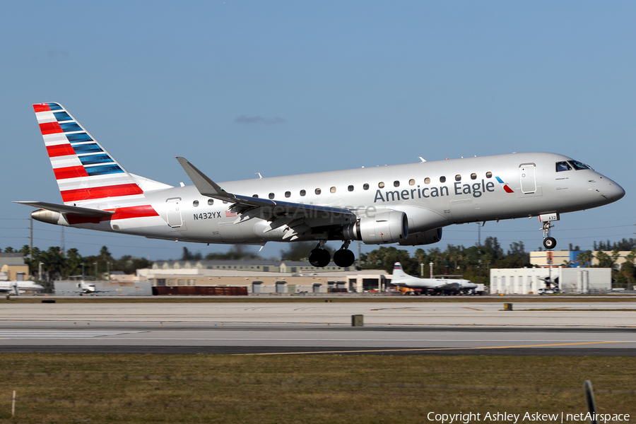 American Eagle (Republic Airlines) Embraer ERJ-175LR (ERJ-170-200LR) (N432YX) | Photo 160400