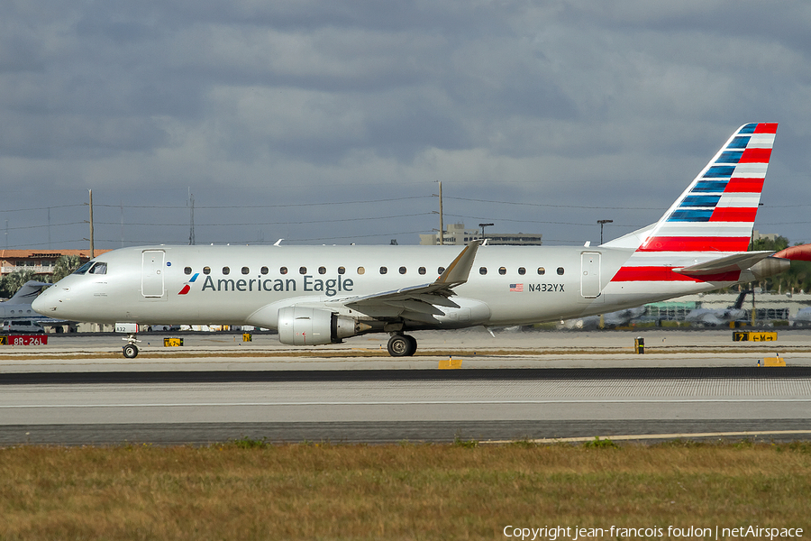 American Eagle (Republic Airlines) Embraer ERJ-175LR (ERJ-170-200LR) (N432YX) | Photo 229227