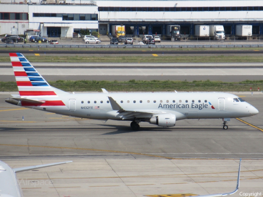 American Eagle (Republic Airlines) Embraer ERJ-175LR (ERJ-170-200LR) (N432YX) | Photo 529160