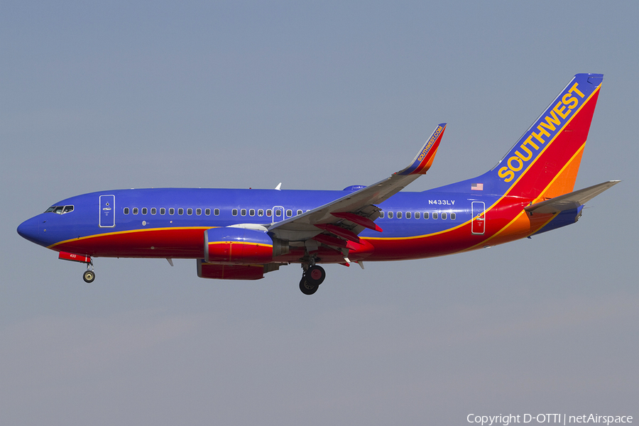 Southwest Airlines Boeing 737-7H4 (N433LV) | Photo 341035