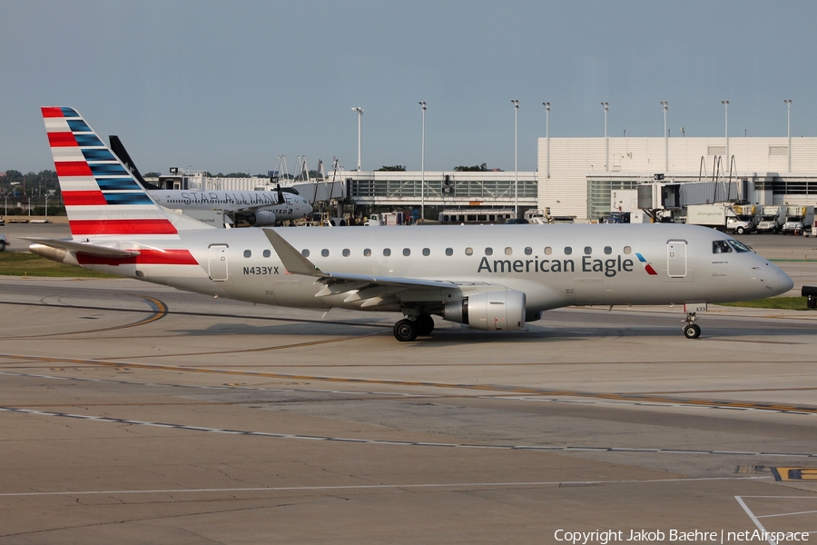American Eagle (Republic Airlines) Embraer ERJ-175LR (ERJ-170-200LR) (N433YX) | Photo 140911