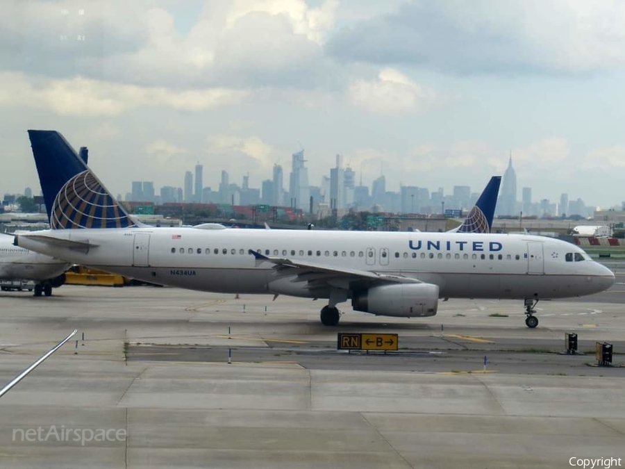 United Airlines Airbus A320-232 (N434UA) | Photo 638614