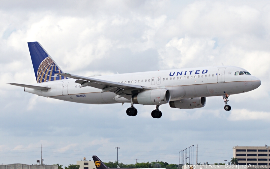 United Airlines Airbus A320-232 (N434UA) | Photo 328128