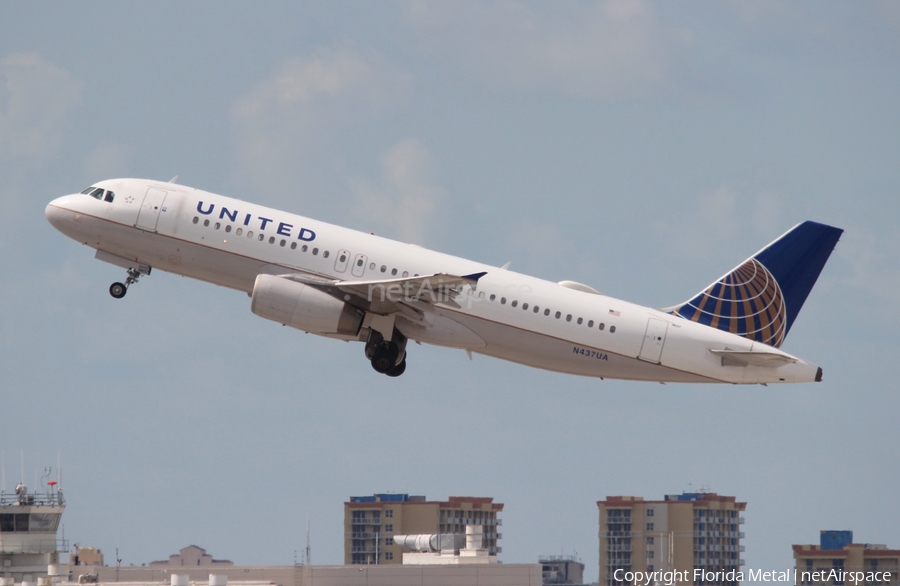 United Airlines Airbus A320-232 (N437UA) | Photo 586197