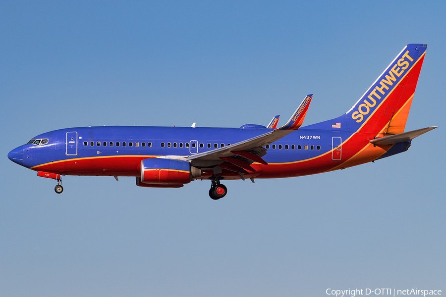 Southwest Airlines Boeing 737-7H4 (N437WN) | Photo 139135