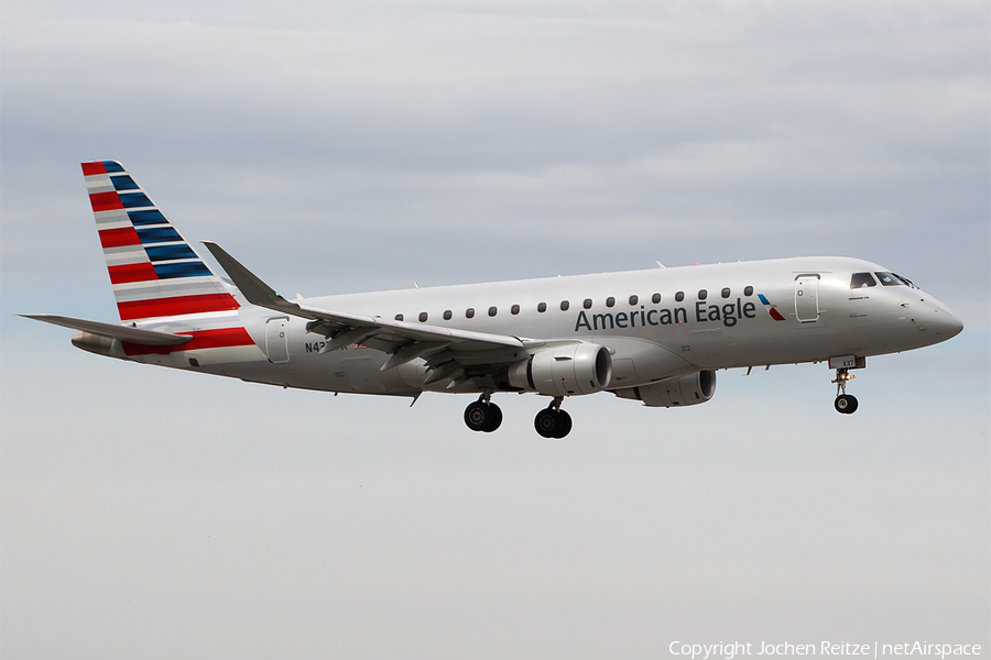 American Eagle (Republic Airlines) Embraer ERJ-175LR (ERJ-170-200LR) (N437YX) | Photo 100038