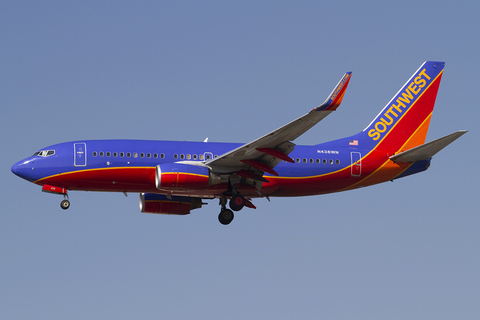 Southwest Airlines Boeing 737-7H4 (N438WN) at  Los Angeles - International, United States