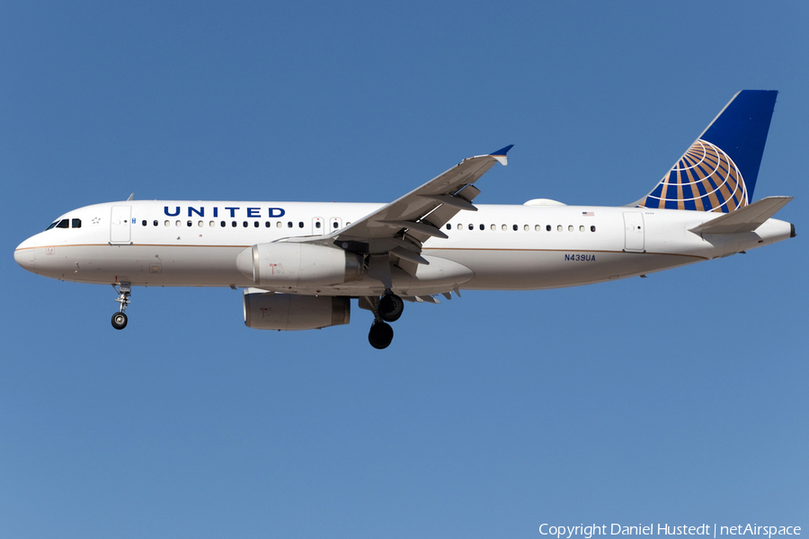 United Airlines Airbus A320-232 (N439UA) | Photo 477620