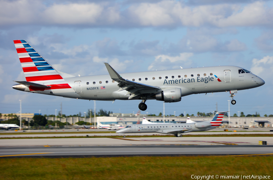 American Eagle (Republic Airlines) Embraer ERJ-175LR (ERJ-170-200LR) (N439YX) | Photo 89552