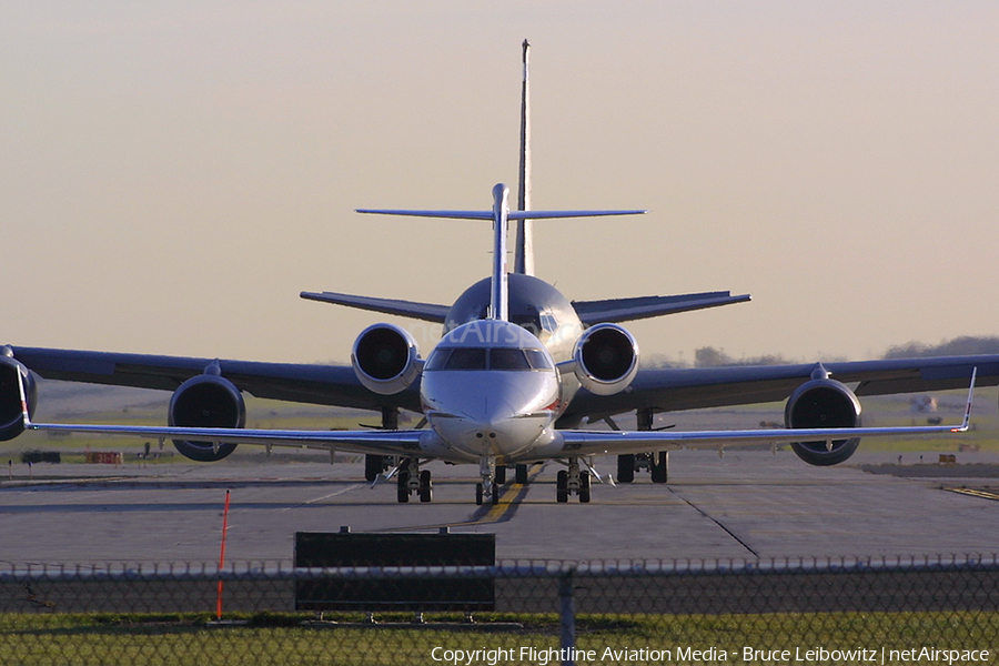 (Private) Bombardier CL-600-2B16 Challenger 604 (N43R) | Photo 158938