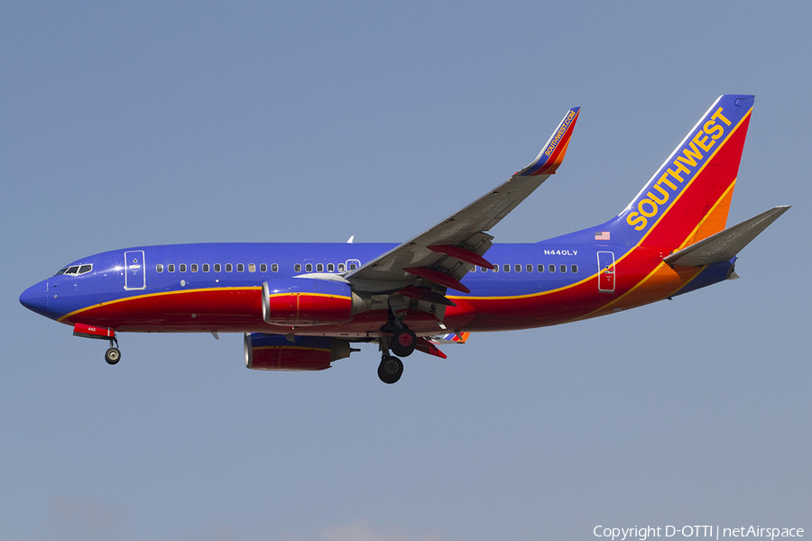 Southwest Airlines Boeing 737-7H4 (N440LV) | Photo 339407