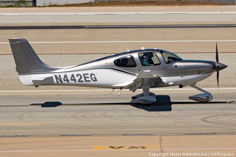 (Private) Cirrus SR22T G6 GTS Platinum (N442EG) | Photo 680915