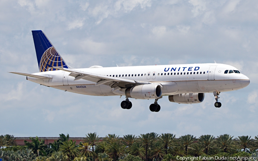 United Airlines Airbus A320-232 (N442UA) | Photo 330146