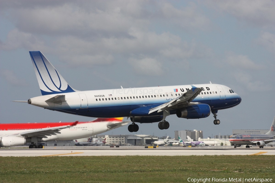 United Airlines Airbus A320-232 (N442UA) | Photo 300451