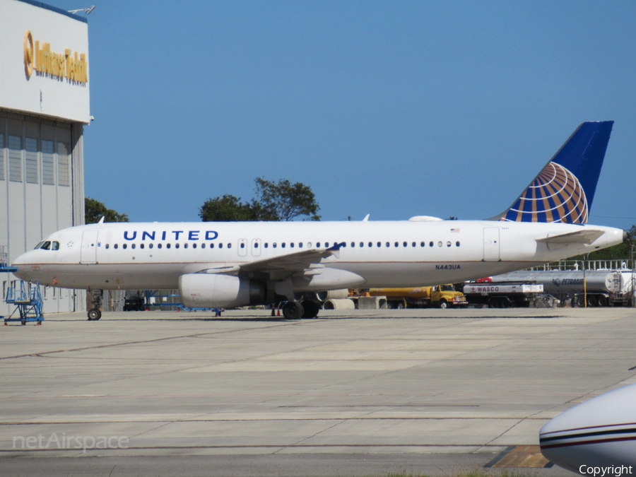United Airlines Airbus A320-232 (N443UA) | Photo 492620
