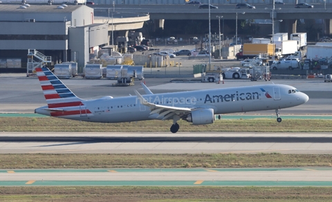 American Airlines Airbus A321-253NX (N444UW) at  Los Angeles - International, United States