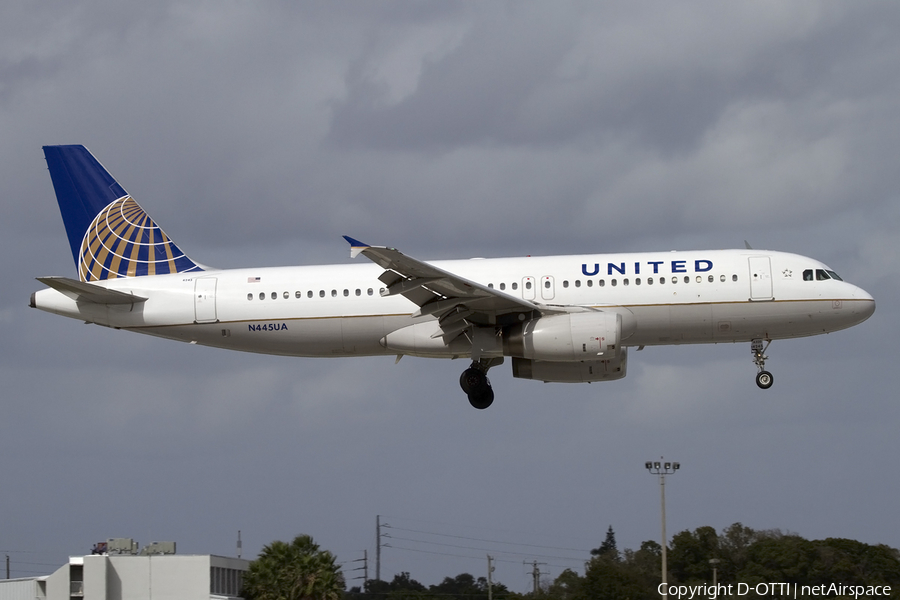 United Airlines Airbus A320-232 (N445UA) | Photo 422617