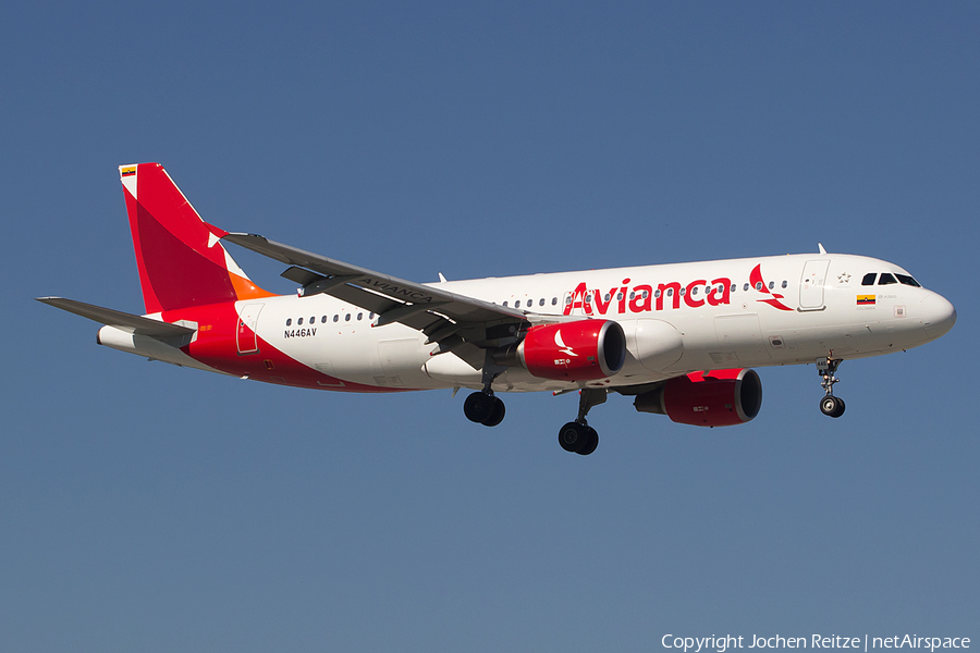 Avianca Airbus A320-214 (N446AV) | Photo 112705