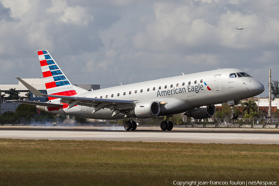 American Eagle (Republic Airlines) Embraer ERJ-175LR (ERJ-170-200LR) (N446YX) | Photo 227570