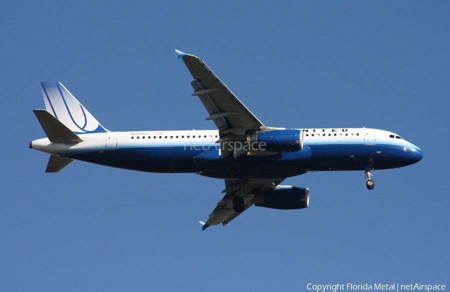 United Airlines Airbus A320-232 (N447UA) | Photo 300458