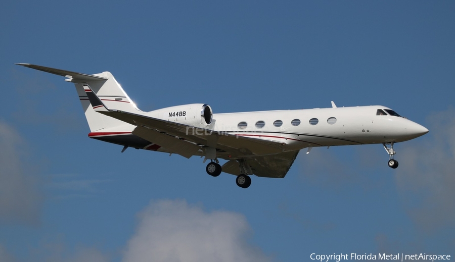 (Private) Gulfstream G-IV (N44BB) | Photo 299896
