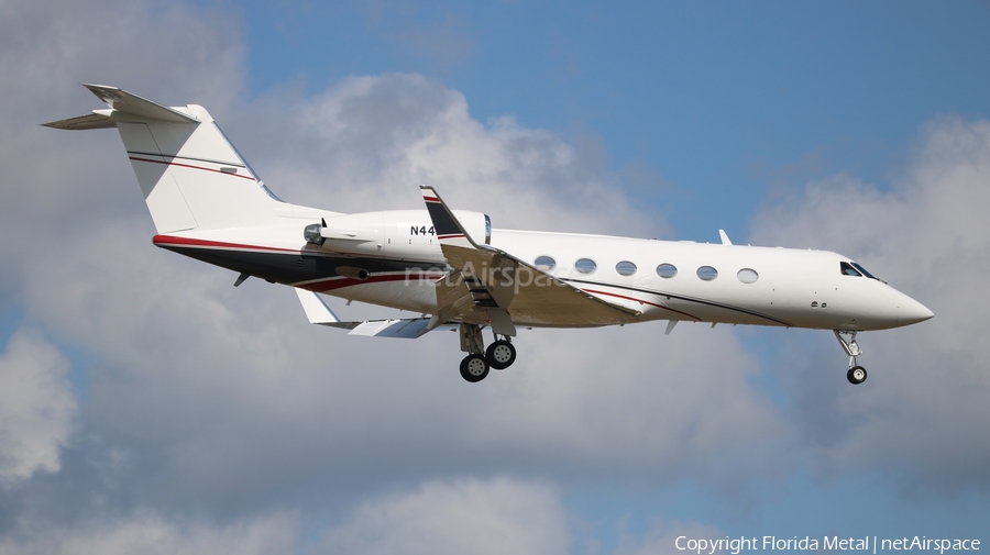 (Private) Gulfstream G-IV (N44BB) | Photo 608837